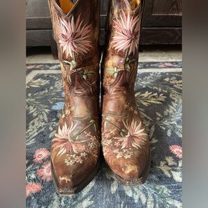 Hand embroidered Old Gringo Cowboy Boots